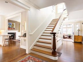 34 Pilgrim Rd, Newton MA 02468