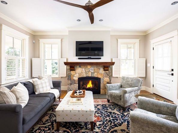 34 Pilgrim Rd, Newton MA 02468