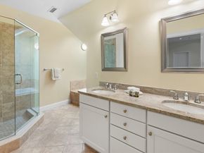 38 Courtyard Pl 38, Lexington MA 02420