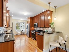 38 Courtyard Pl 38, Lexington MA 02420