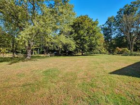 5 Carlton Ct, Oxford MA 01540