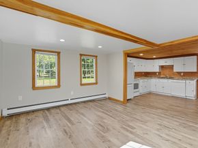 5 Carlton Ct, Oxford MA 01540