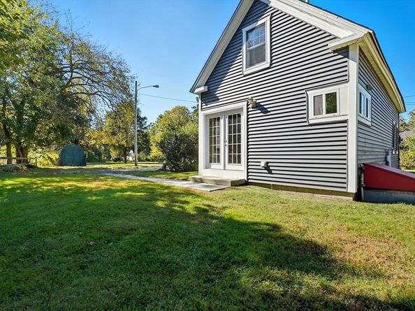 5 Carlton Ct, Oxford MA 01540