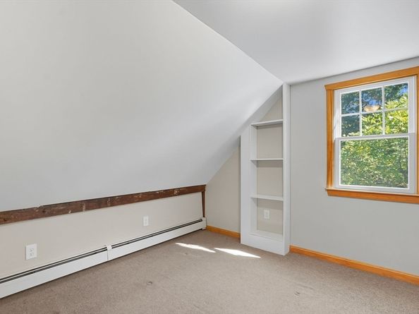 5 Carlton Ct, Oxford MA 01540