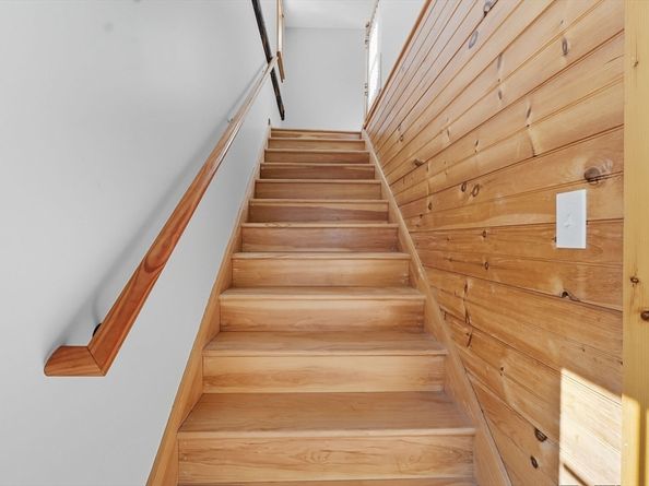 5 Carlton Ct, Oxford MA 01540
