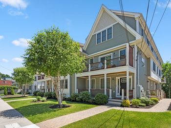 22 Hawthorne Street