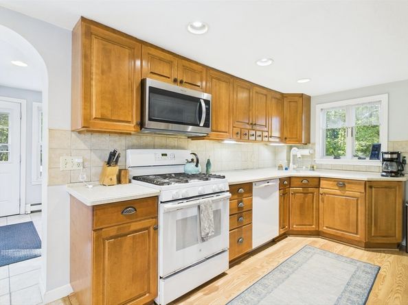 318 South St, Hanson MA 02341