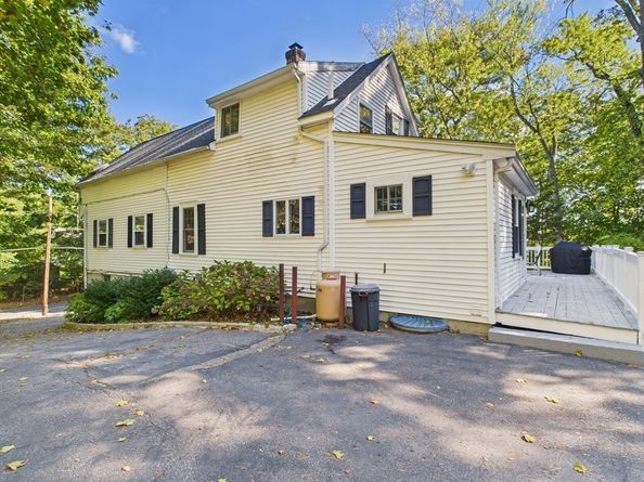 318 South St, Hanson MA 02341