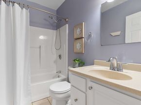 15 Banks St 4, Waltham MA 02451