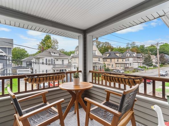 15 Banks St 4, Waltham MA 02451