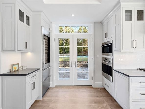 10r Martins Lane, Hingham MA 02043