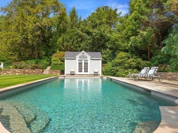 10r Martins Lane, Hingham MA 02043