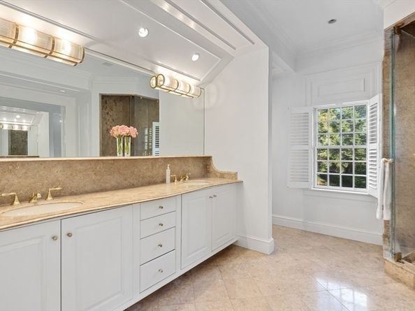 10r Martins Lane, Hingham MA 02043