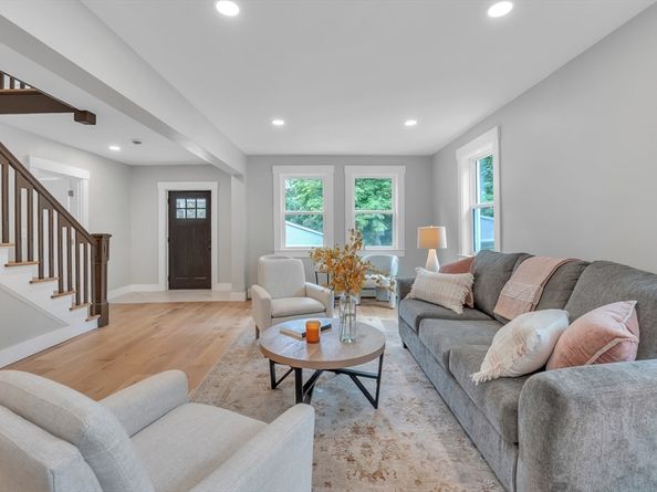 63 North St, Grafton MA 01519