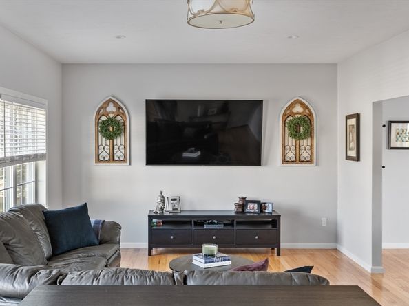 24 Sunset Rd, Lynn MA 01904