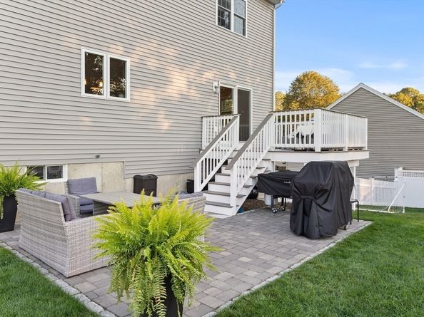 24 Sunset Rd, Lynn MA 01904