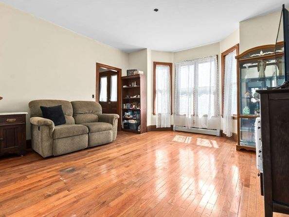 26 Oakland St, Newburyport MA 01950