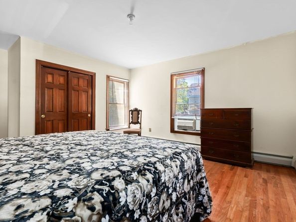 26 Oakland St, Newburyport MA 01950