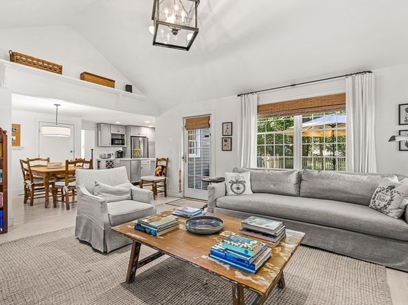 61 Mayo Road, Wellesley MA 02482