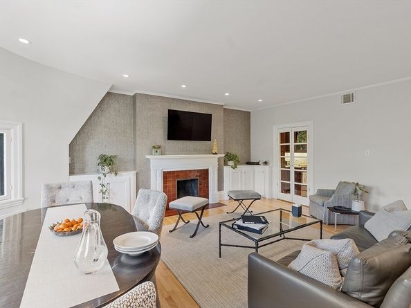 178 Commonwealth PH, Boston MA 02116