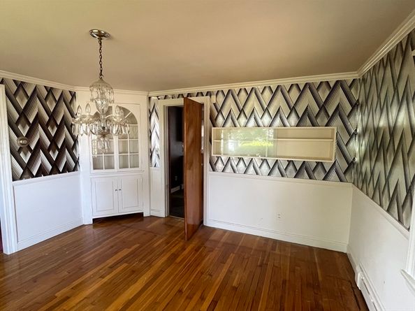 87 Whitman Avenue, Melrose MA 02176