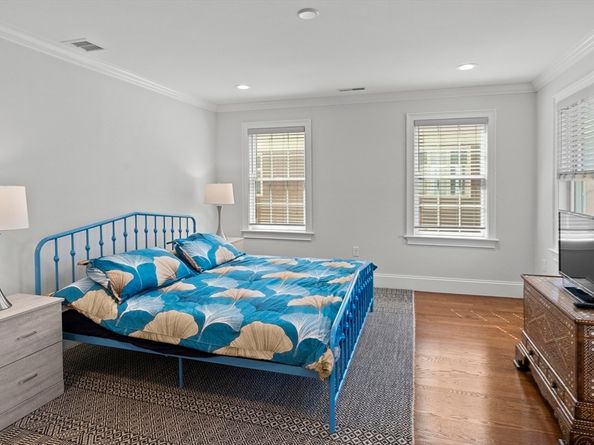 96 East Side Parkway 96, Newton MA 02458