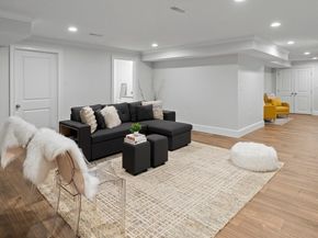 96 East Side Parkway 96, Newton MA 02458