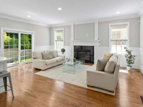 96 East Side Parkway 96, Newton MA 02458