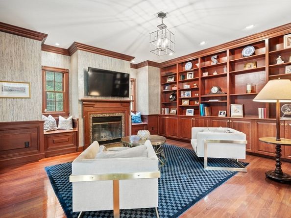 296 Bridle Trail Rd, Needham MA 02492