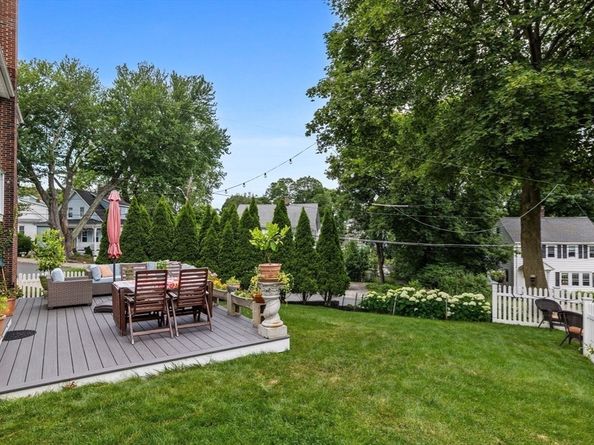 17 Woburn St, Medford MA 02155