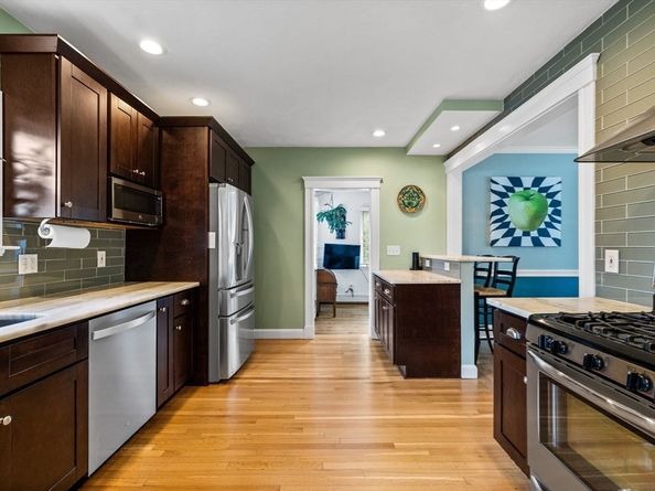 17 Woburn St, Medford MA 02155