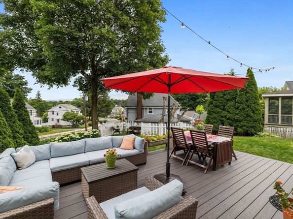 17 Woburn St, Medford MA 02155