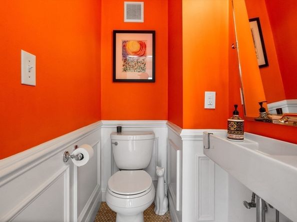 17 Woburn St, Medford MA 02155