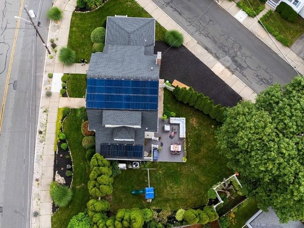 17 Woburn St, Medford MA 02155