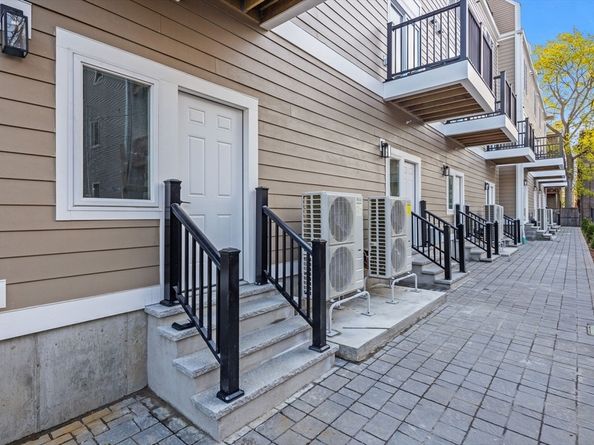 33 Copeland C, Boston MA 02119