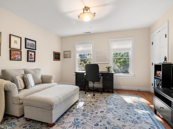 36 Central Ave 3, Milton MA 02186