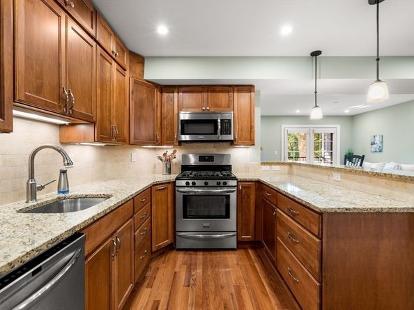 36 Central Ave 3, Milton MA 02186