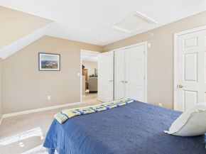 40 Sanctuary Ln 40, Hopkinton MA 01748