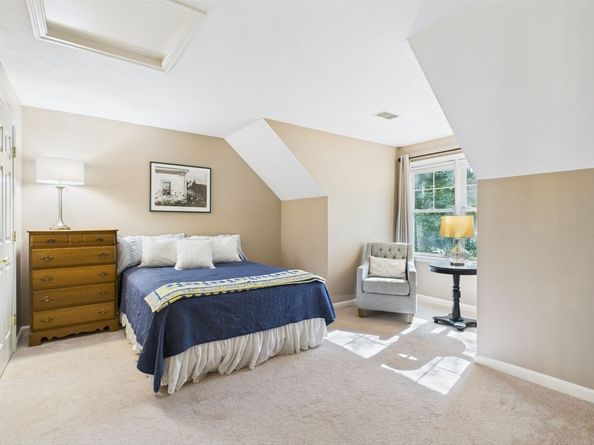 40 Sanctuary Ln 40, Hopkinton MA 01748