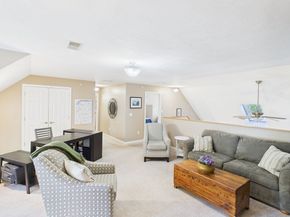 40 Sanctuary Ln 40, Hopkinton MA 01748