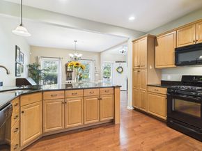 40 Sanctuary Ln 40, Hopkinton MA 01748