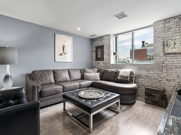42 8th 2306, Boston MA 02129