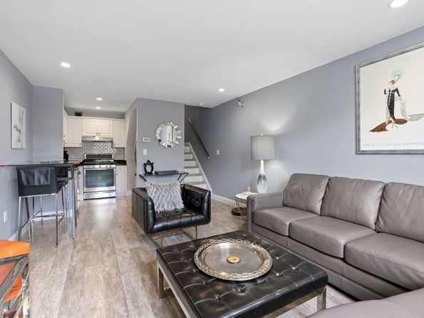42 8th 2306, Boston MA 02129