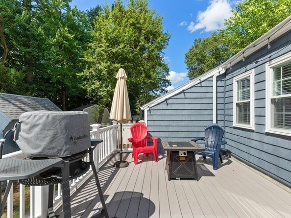73 Locksley Rd, Lynnfield MA 01940