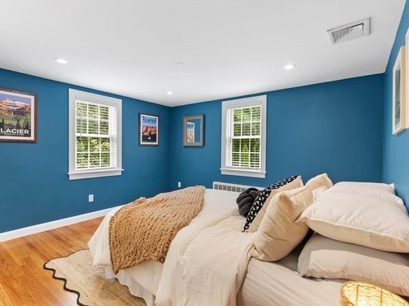 73 Locksley Rd, Lynnfield MA 01940