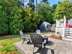 73 Locksley Rd, Lynnfield MA 01940