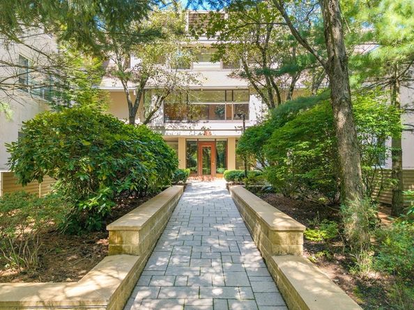 232 Allandale Rd 2D, Boston MA 02467