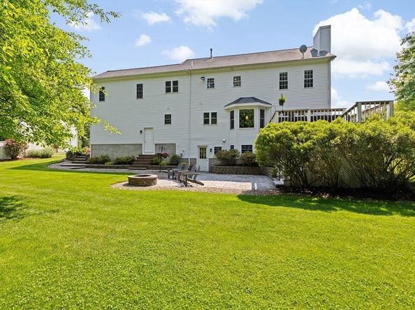102 Saddleworth Way, Middleboro MA 02346