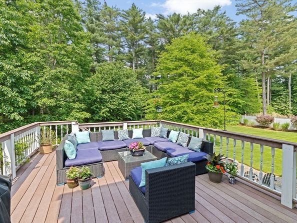 102 Saddleworth Way, Middleboro MA 02346