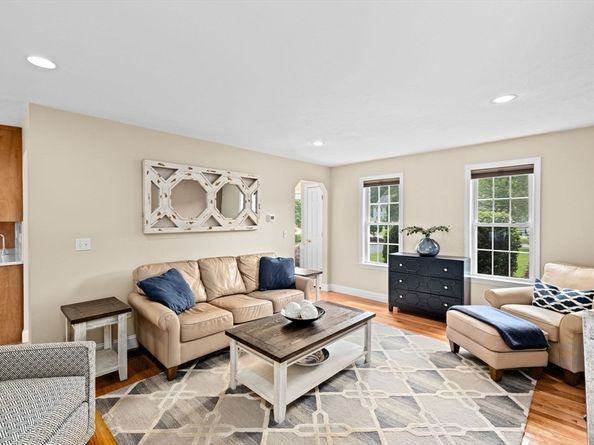 102 Saddleworth Way, Middleboro MA 02346